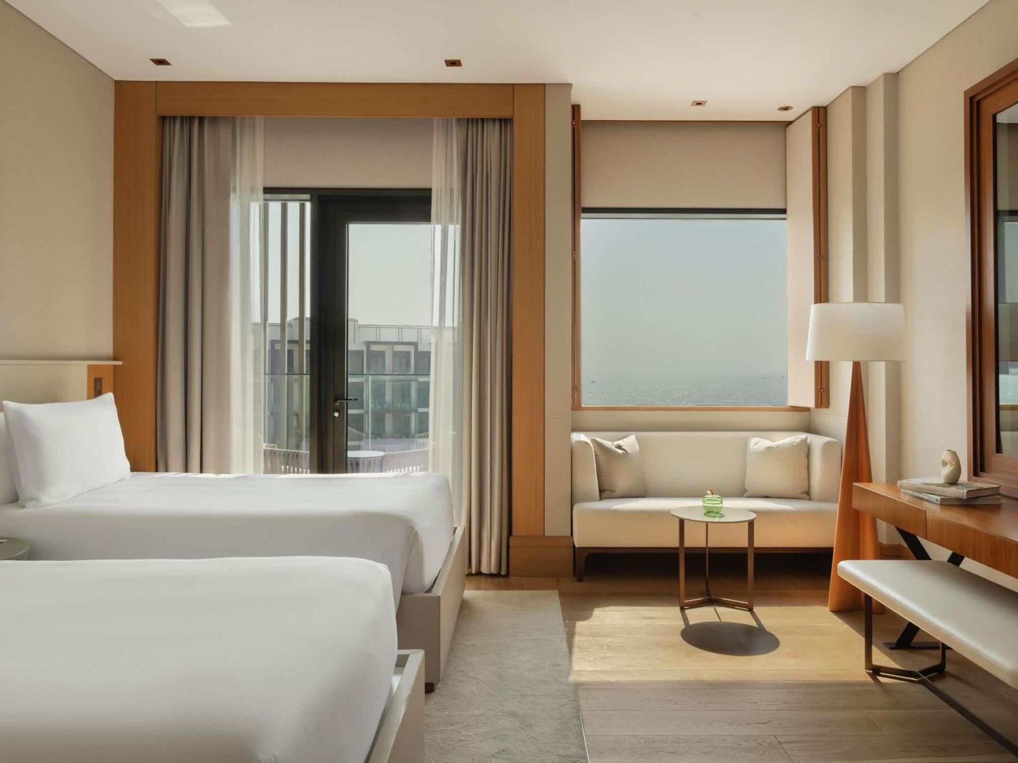 Rising Light Twin Room with Sea View