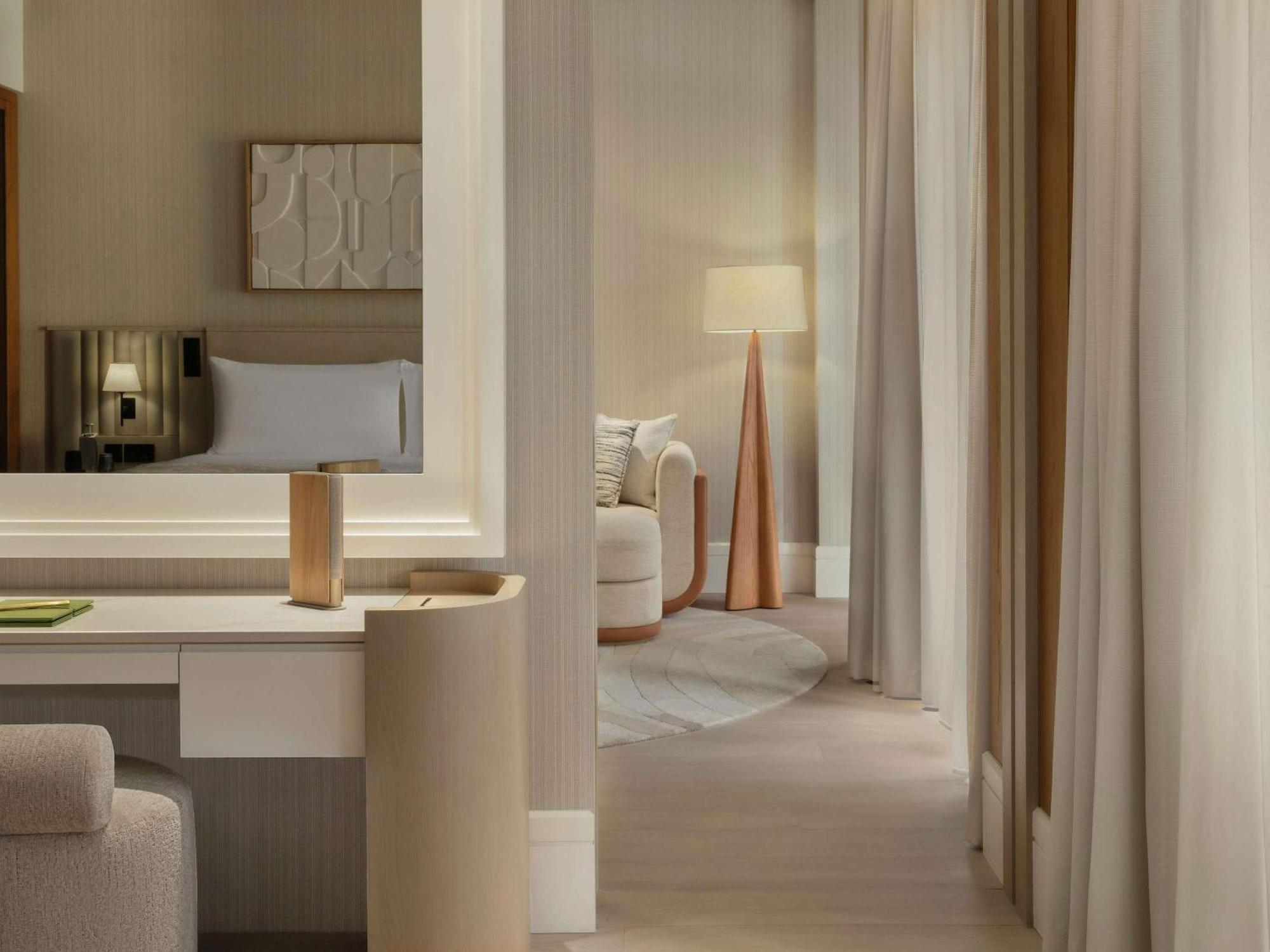Waking Eclipse Suite with Resort View , Welcome amenity, Daily pre-dinner drinks , In-suite cocktail setup